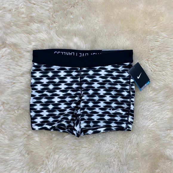 nike relay tight fit